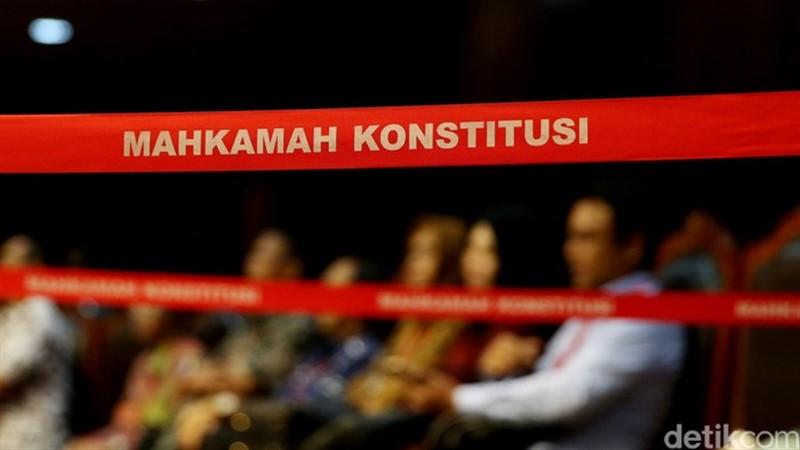 Empat Paslon di Riau Gugat Hasil Pilkada ke MK