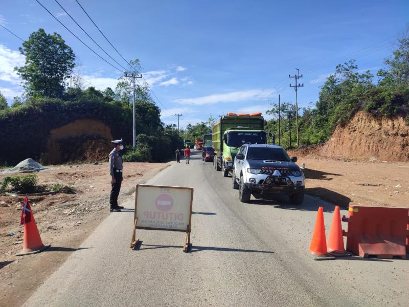 Meningkat Jumlah Kendaraan di Jalan Lintas Tanjung Alai