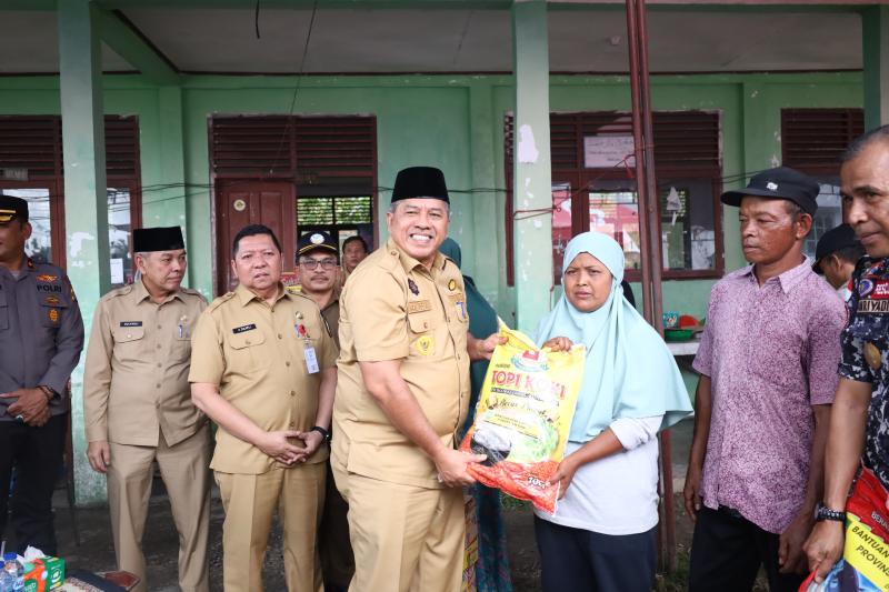 Bupati Siak Salurkan Bantuan dan Temui Warga Terdampak Banjir