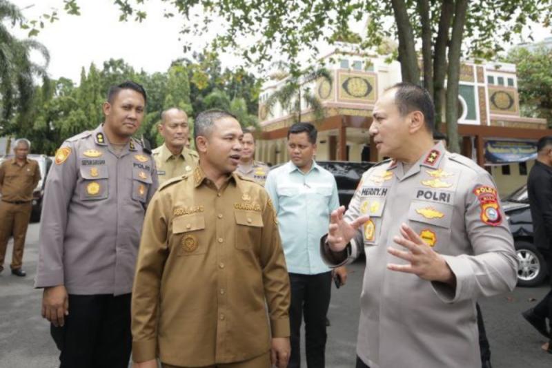 Gubri Koordinasi dengan Kapolda Riau Bahas Defisit PAD