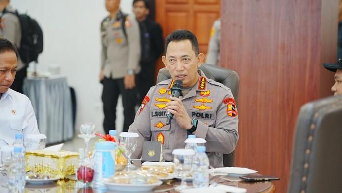 Kapolri Atensi Karhutla Riau, Instruksikan Respons Cepat Padamkan Titik Hotspot