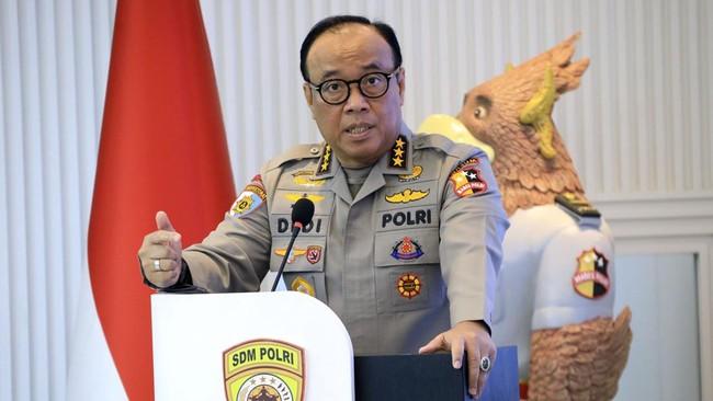 Daftar Lengkap Mutasi Polri: Komjen Dedi Wakapolri, Irjen Asep Edi Kapolda Metro
