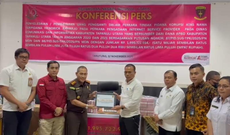 Kejari Taput Terima Uang Pengembalian Kerugian Negara Rp 1,9 Miliar