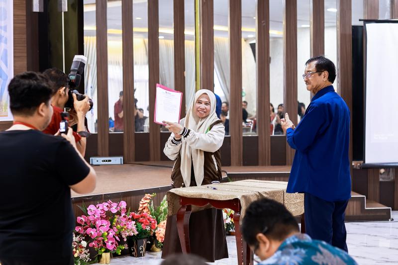 Hj Nurliah Resmi Nakhodai Squash Riau Periode 2026-2030