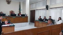 Melihat Korbannya, Pelaku Bingung dan Main HP