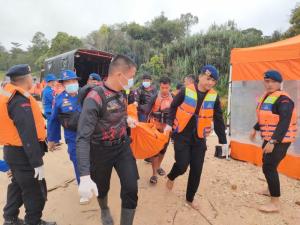 Tragedi Truk Jatuh di Sungai Segati, Renggut 15 Korban Jiwa