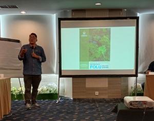 Jikalahari dan Greenradio Gandeng Media di Riau Peduli Isu Lingkungan