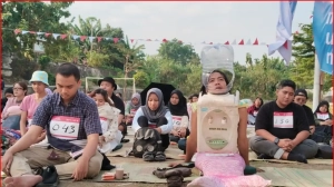 Ratusan Warga Ikut Lomba Melamun, Ngelamunin Soal Cinta hingga Gaji