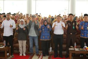 PWI Siak Taja Seminar Jurnalistik, Dihadiri Lebih 300 Kepsek SD dan SMP se-Kabupaten Siak